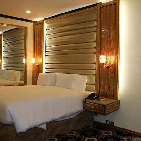 היידראבאד Indus Hotel מראה חיצוני תמונה