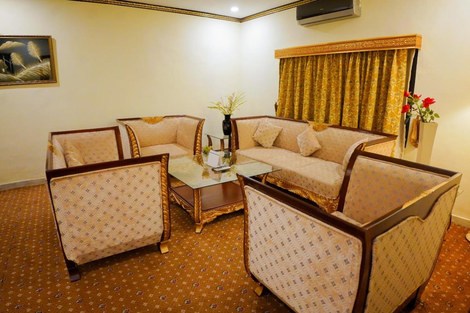 היידראבאד Indus Hotel מראה חיצוני תמונה
