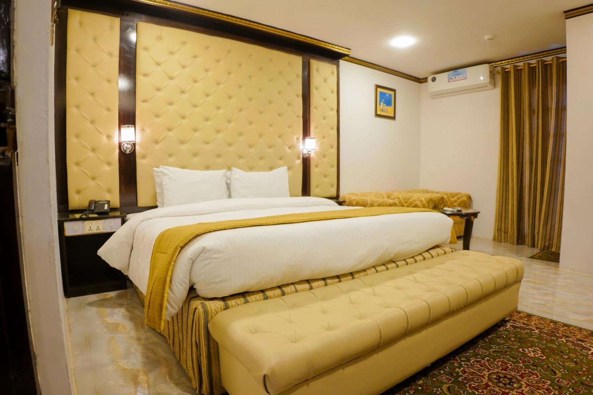 היידראבאד Indus Hotel מראה חיצוני תמונה