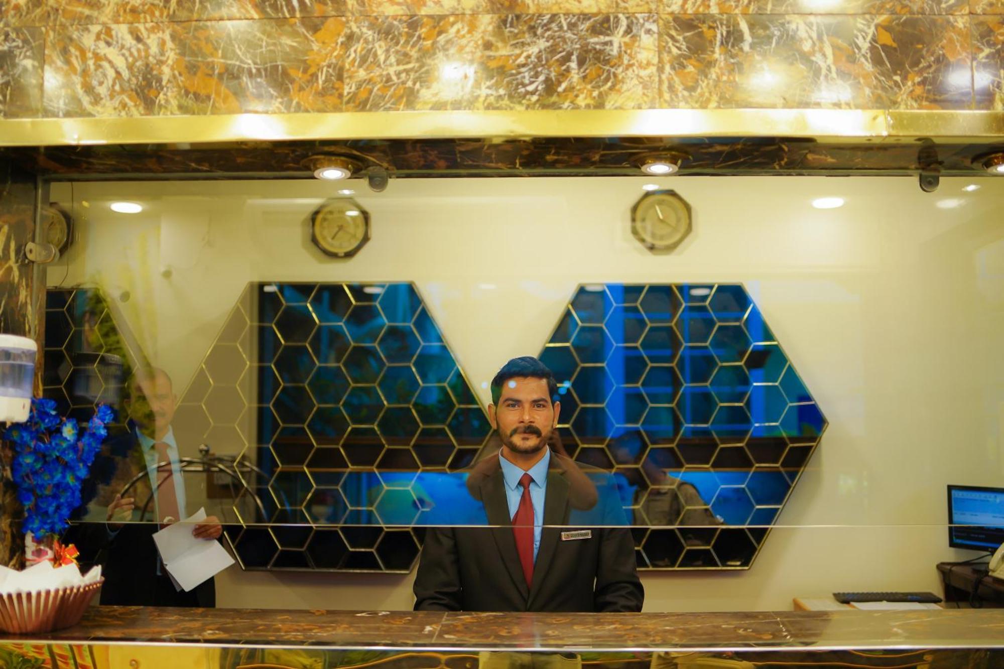 היידראבאד Indus Hotel מראה חיצוני תמונה