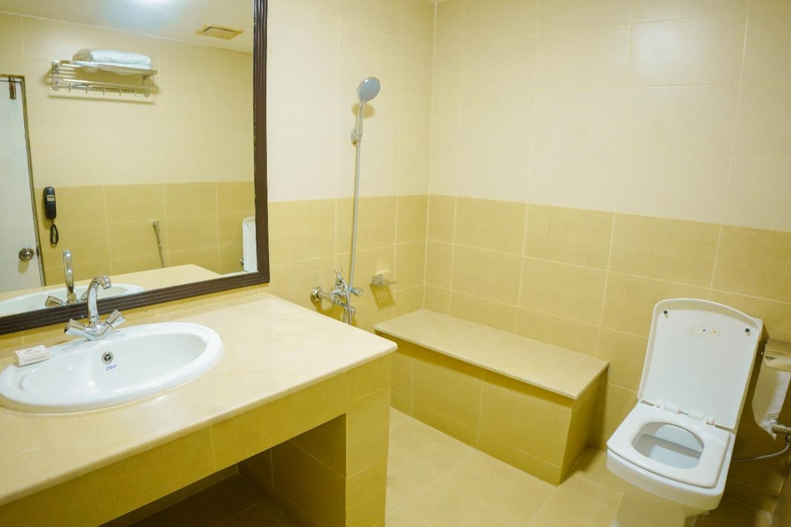 היידראבאד Indus Hotel מראה חיצוני תמונה