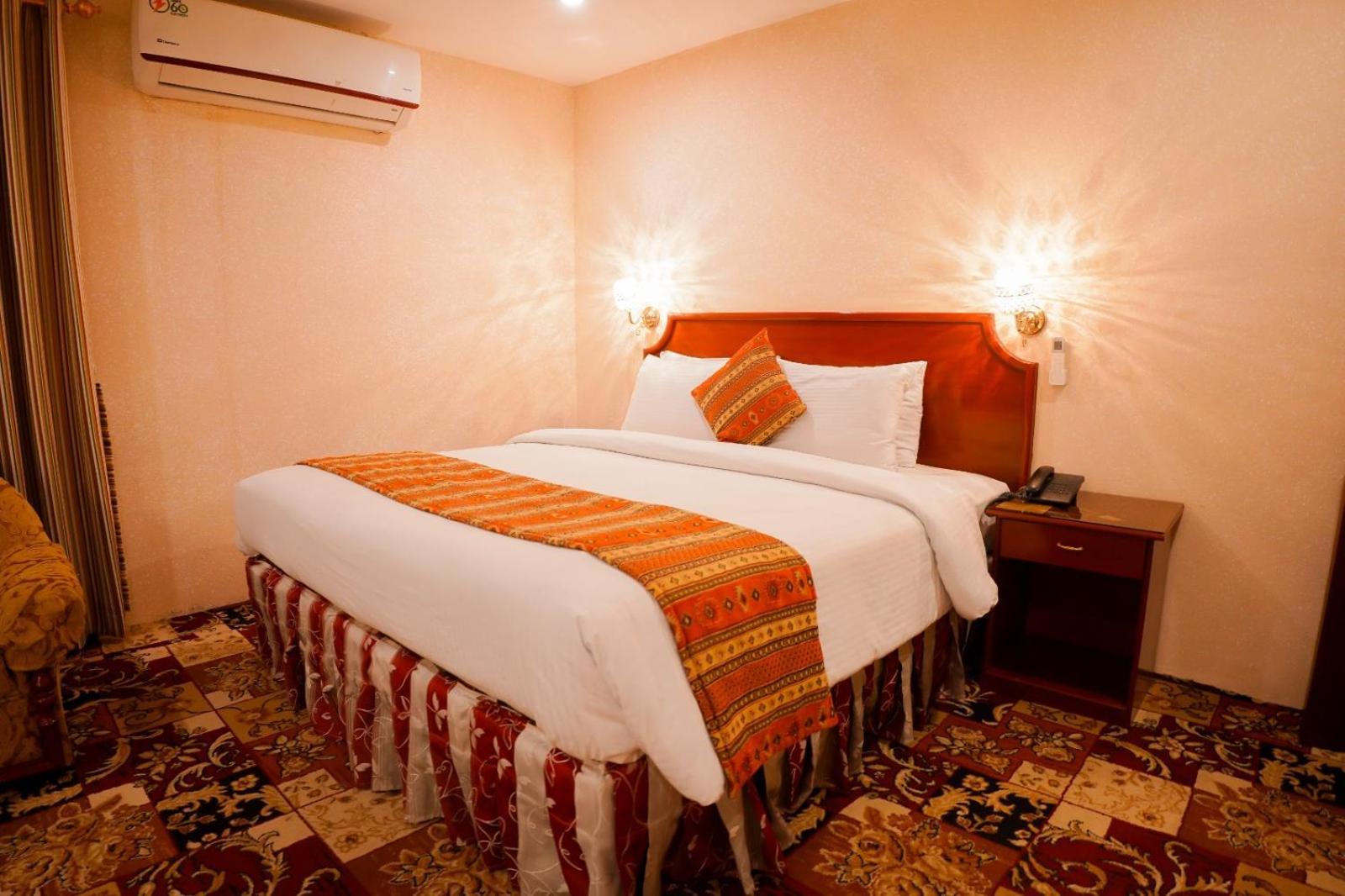 היידראבאד Indus Hotel מראה חיצוני תמונה