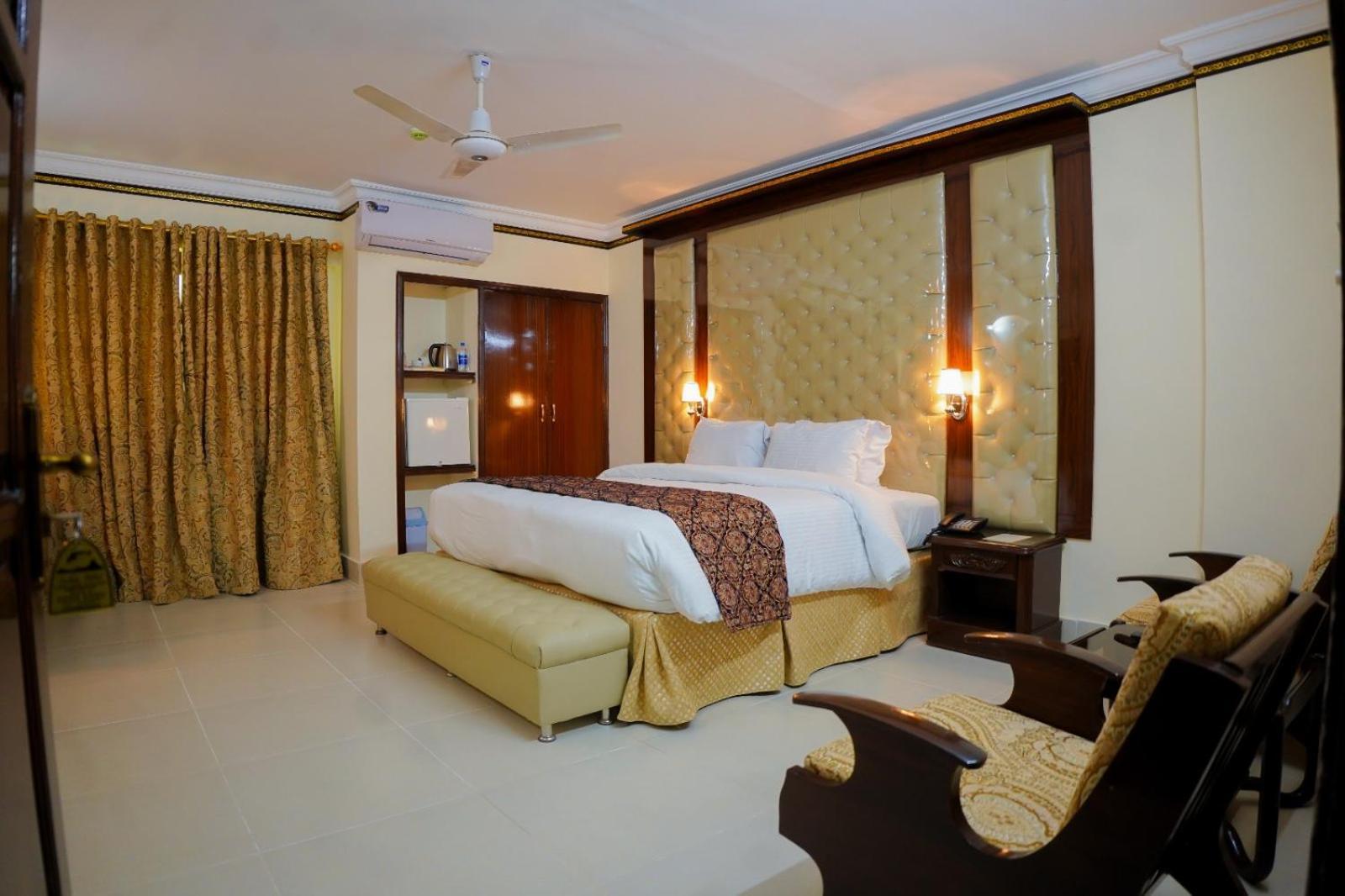 היידראבאד Indus Hotel מראה חיצוני תמונה