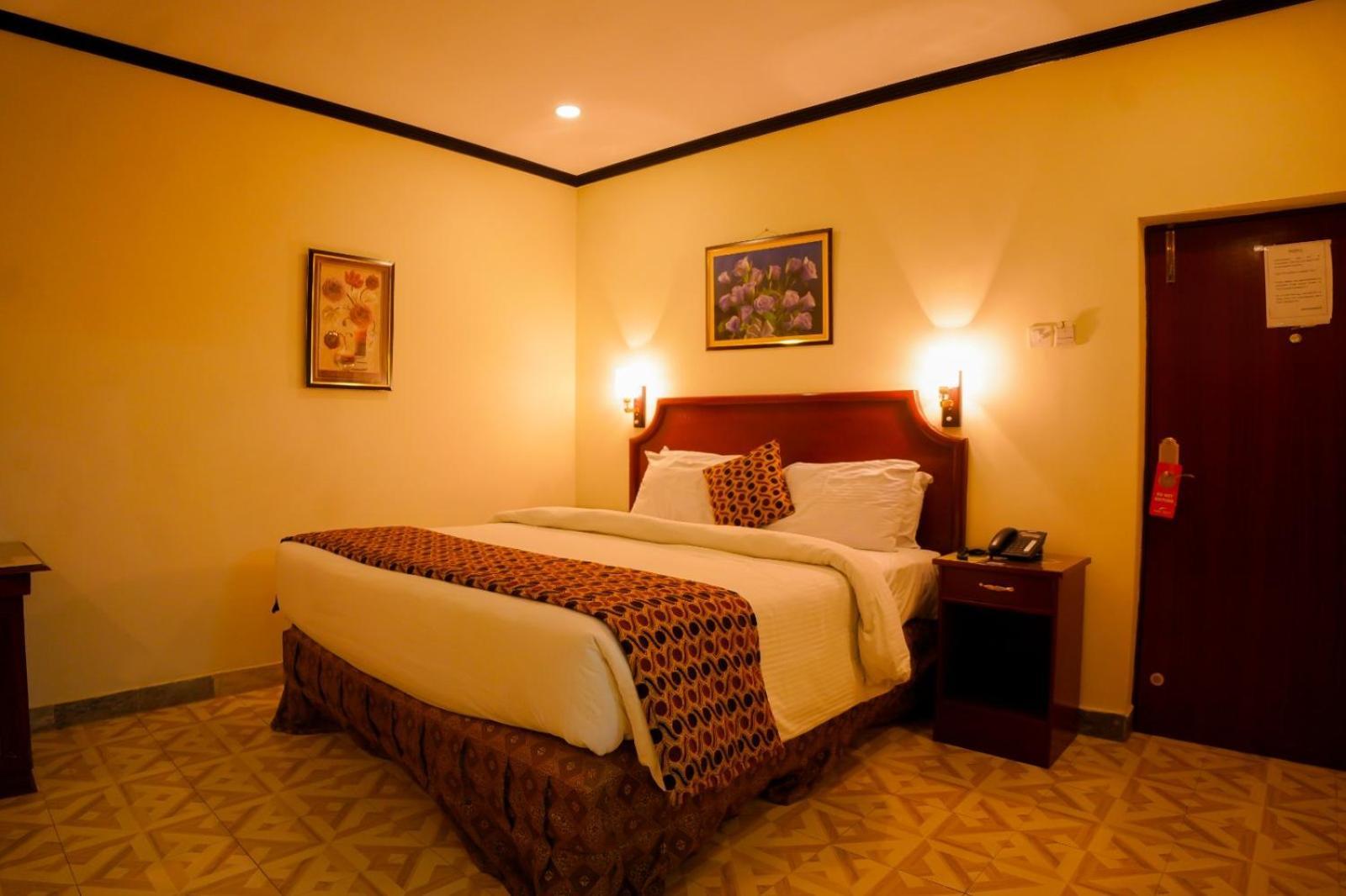 היידראבאד Indus Hotel מראה חיצוני תמונה