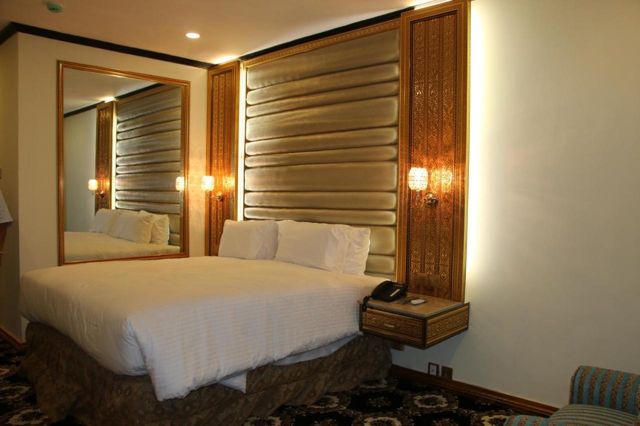 היידראבאד Indus Hotel מראה חיצוני תמונה