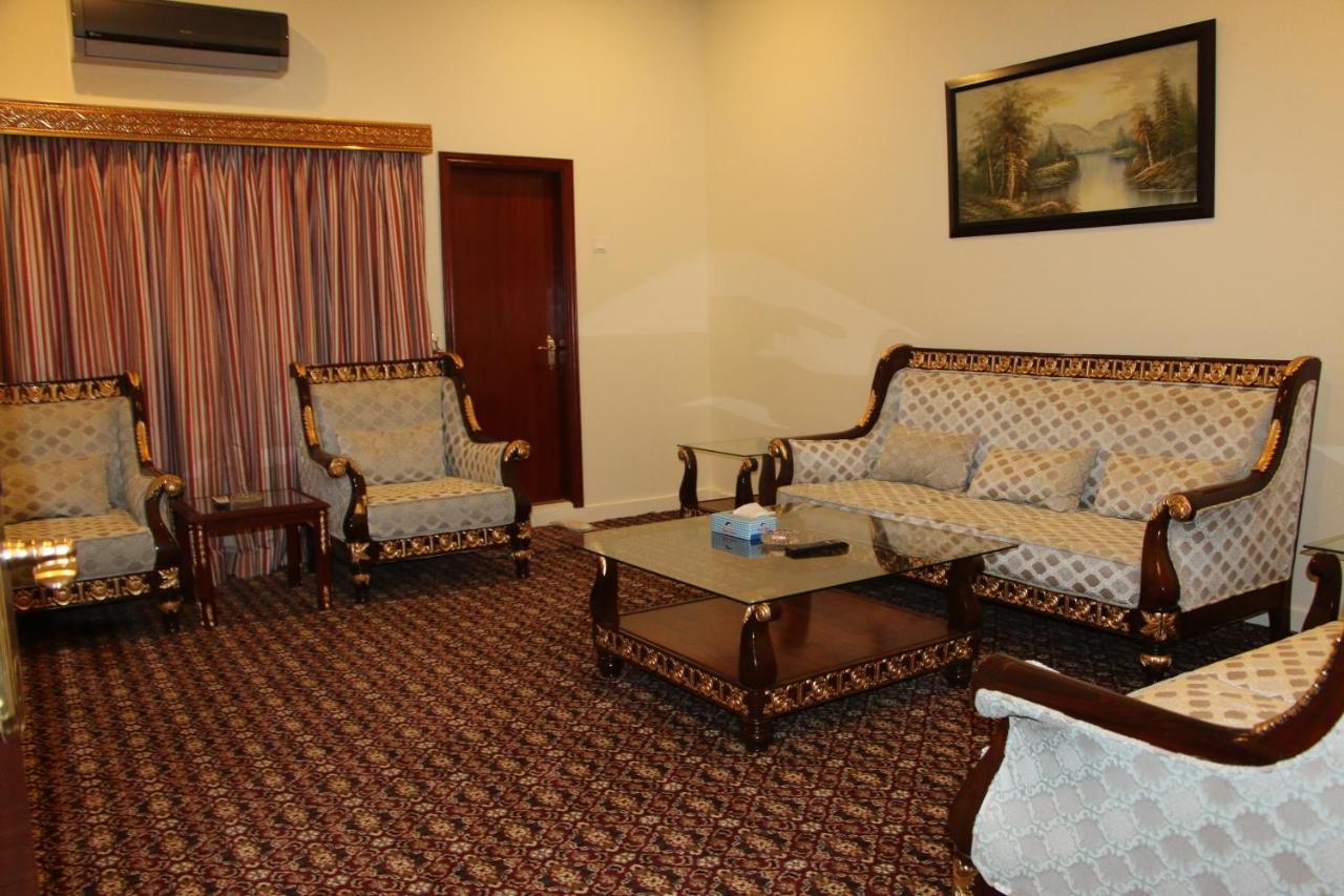 היידראבאד Indus Hotel מראה חיצוני תמונה