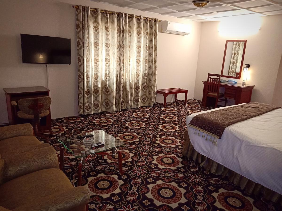 היידראבאד Indus Hotel מראה חיצוני תמונה