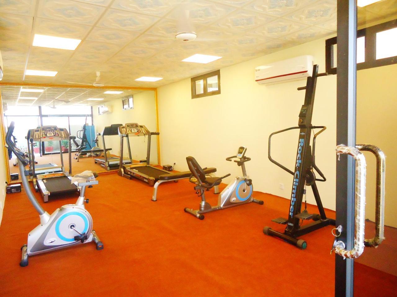 היידראבאד Indus Hotel מראה חיצוני תמונה